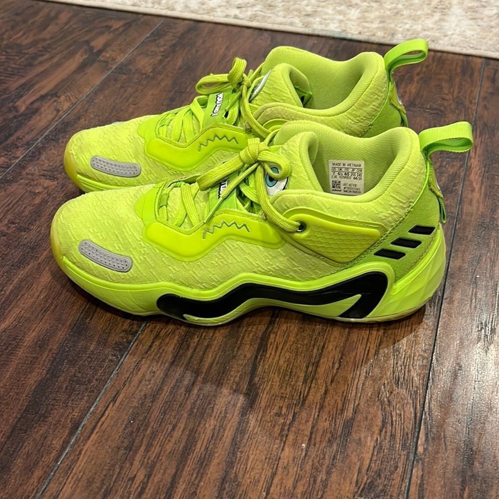 Monsters Inc. × D.O.N. Issue #3 Big Kid 'Mike Wazowski' men size 7 women’s 8.5